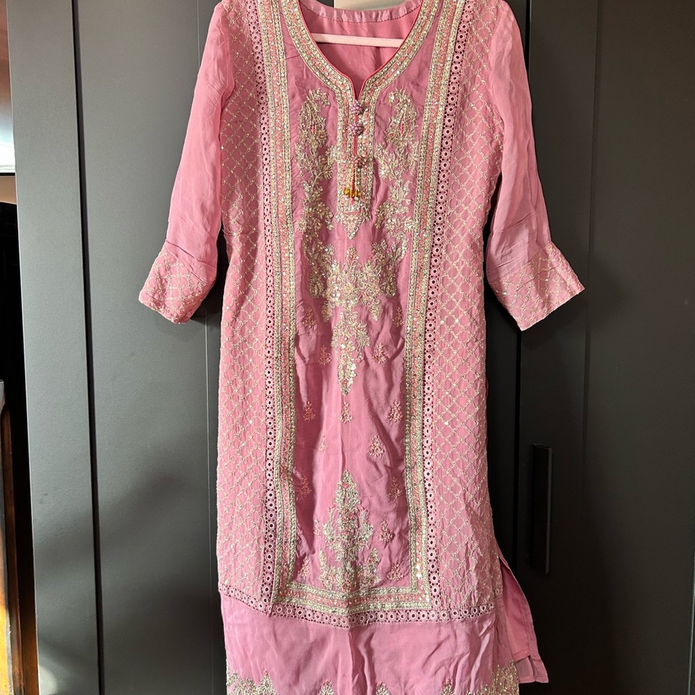 Gorgeous Pink Embroidered Kurta